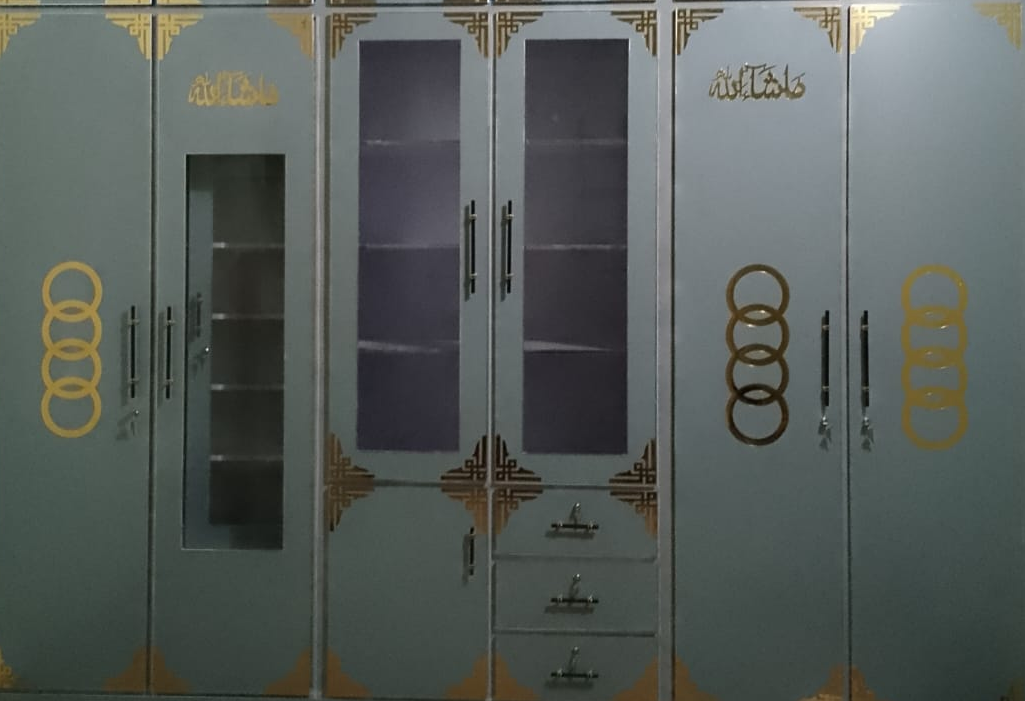 Large wardrobe with circular shape design