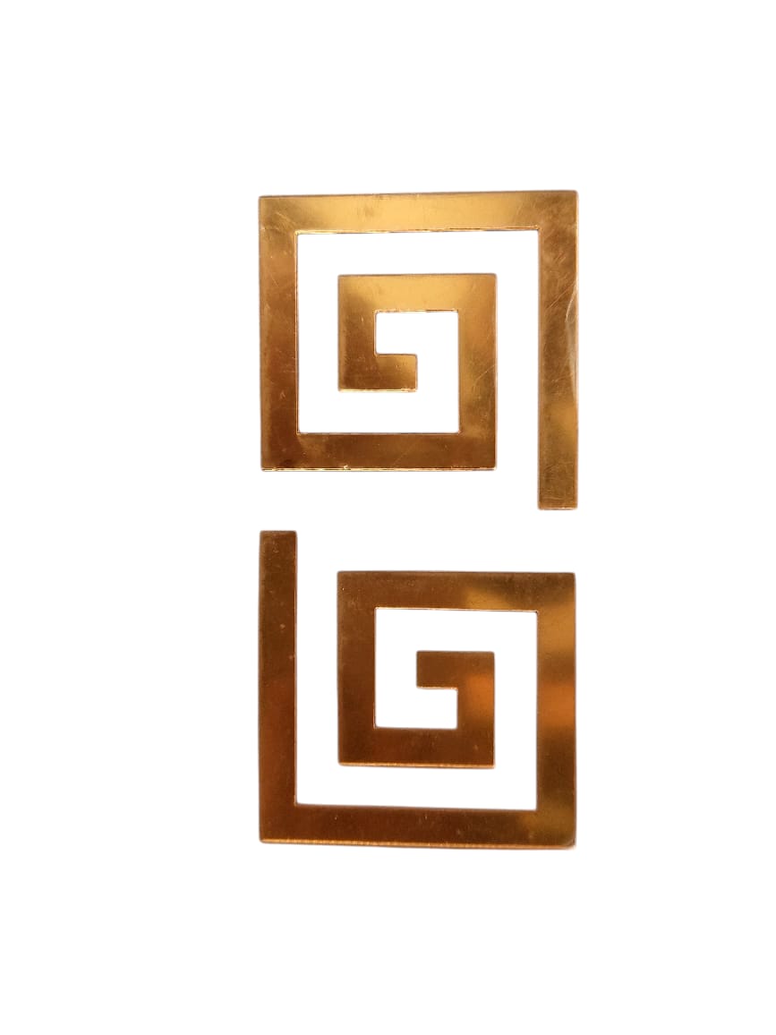 Two square-shaped acrylic decorations design patti shape D-3.