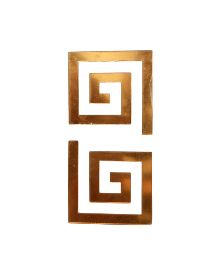 Two square-shaped acrylic decorations design patti shape D-3.