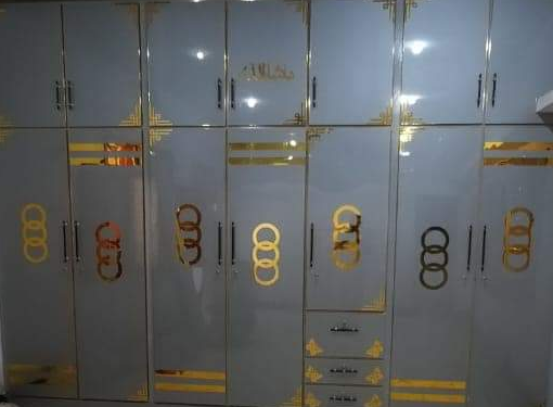 Gray lockers with simple patti shape design & ring shape design.