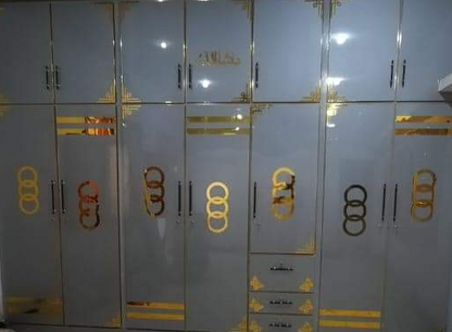 Gray lockers with simple patti shape design & ring shape design.